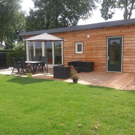 Luxe Bungalow Op Rustig Vakantiepark. Dronrijp Esterno foto