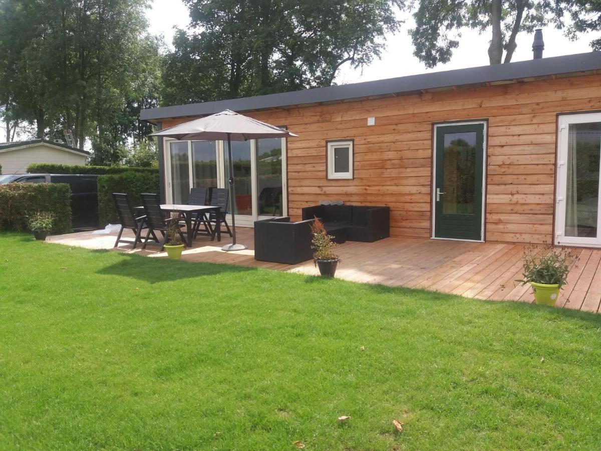 Luxe Bungalow Op Rustig Vakantiepark. Dronrijp Esterno foto
